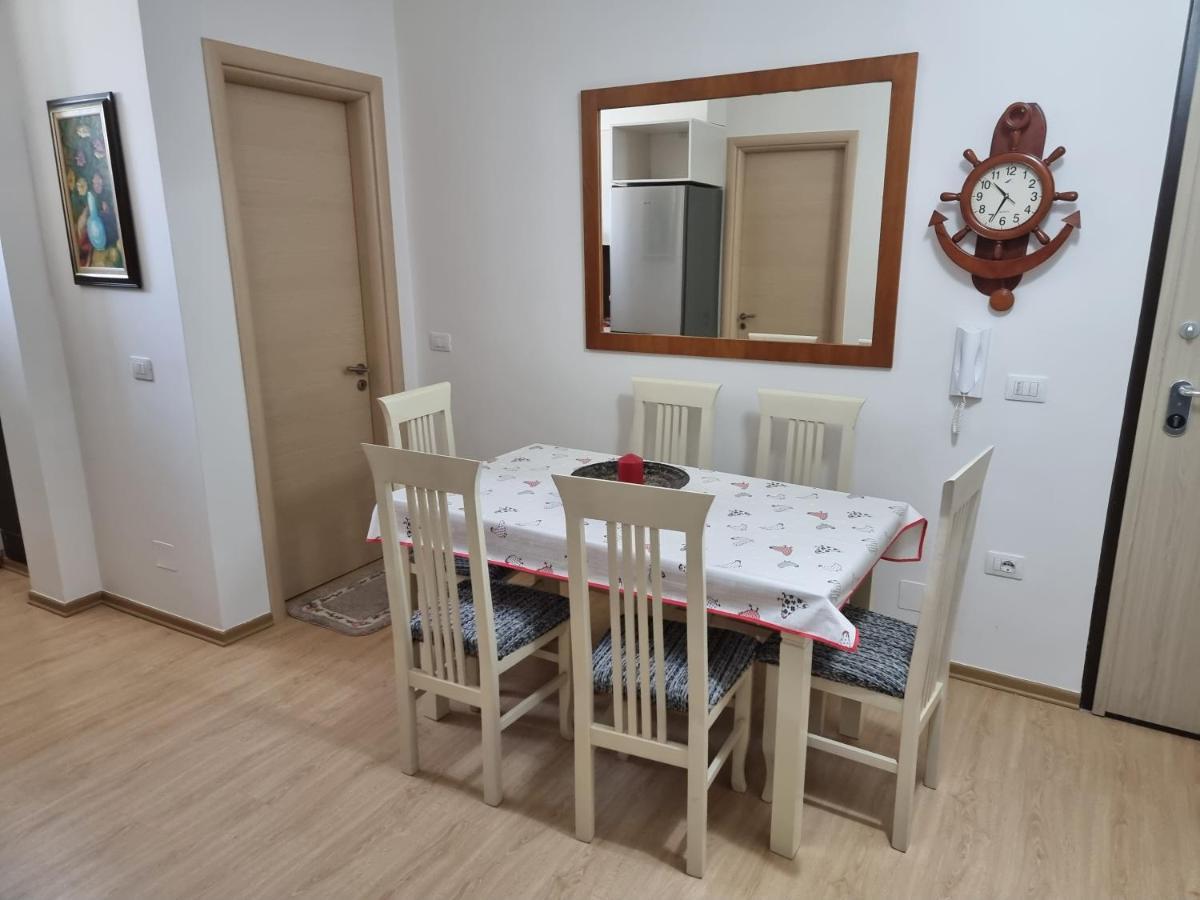 Remar Apartments Vlore Luaran gambar