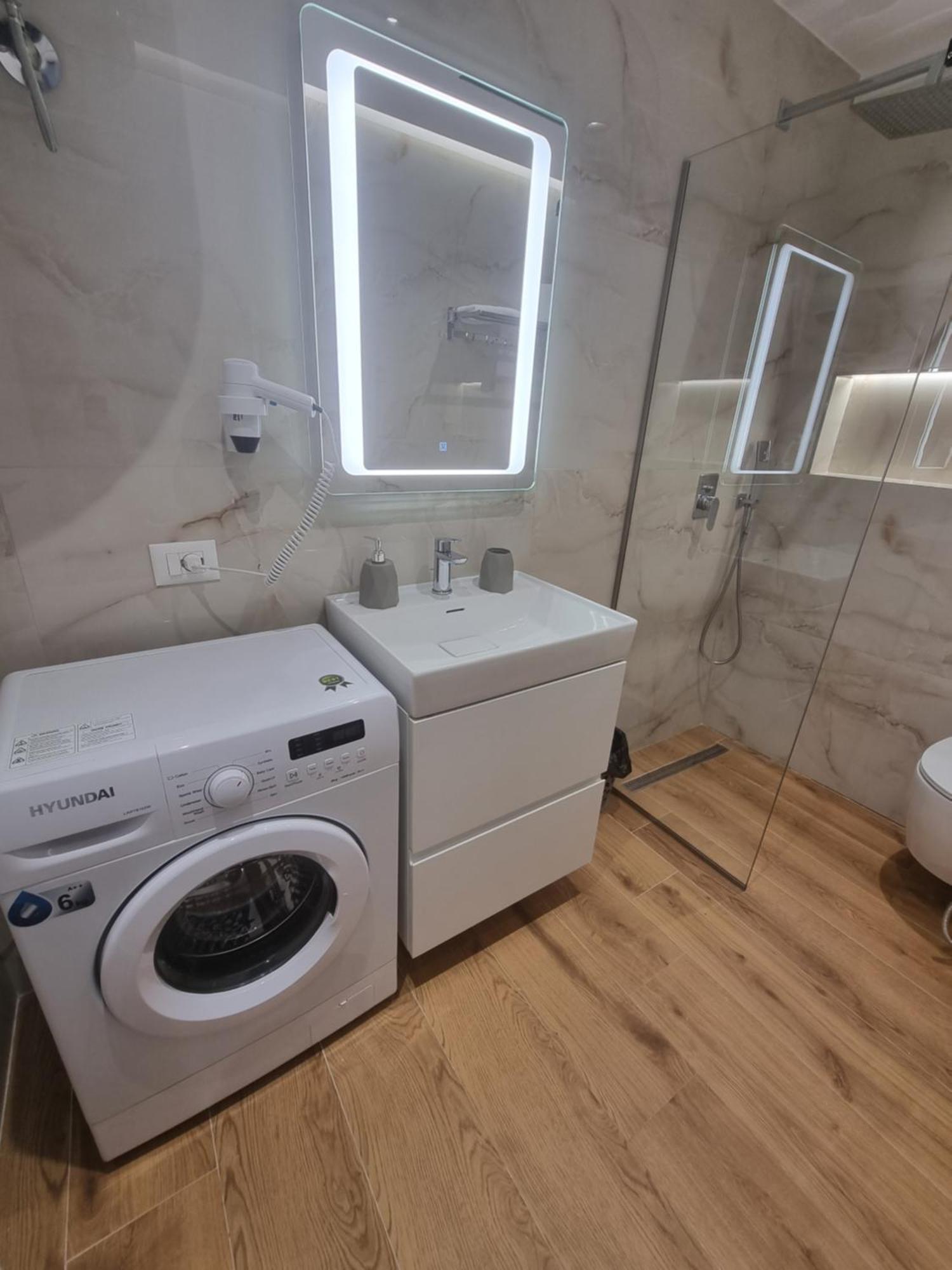 Remar Apartments Vlore Luaran gambar
