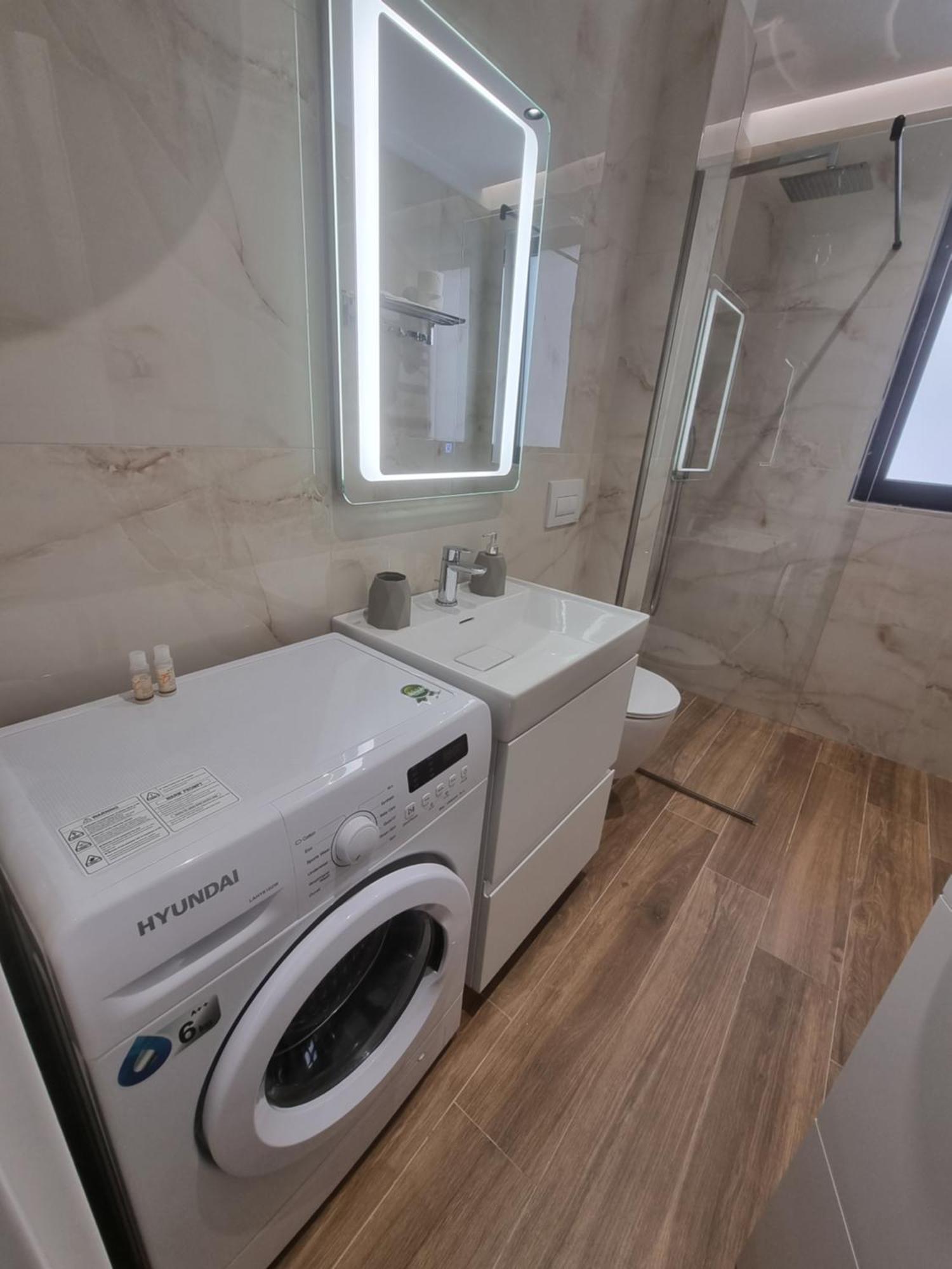 Remar Apartments Vlore Luaran gambar
