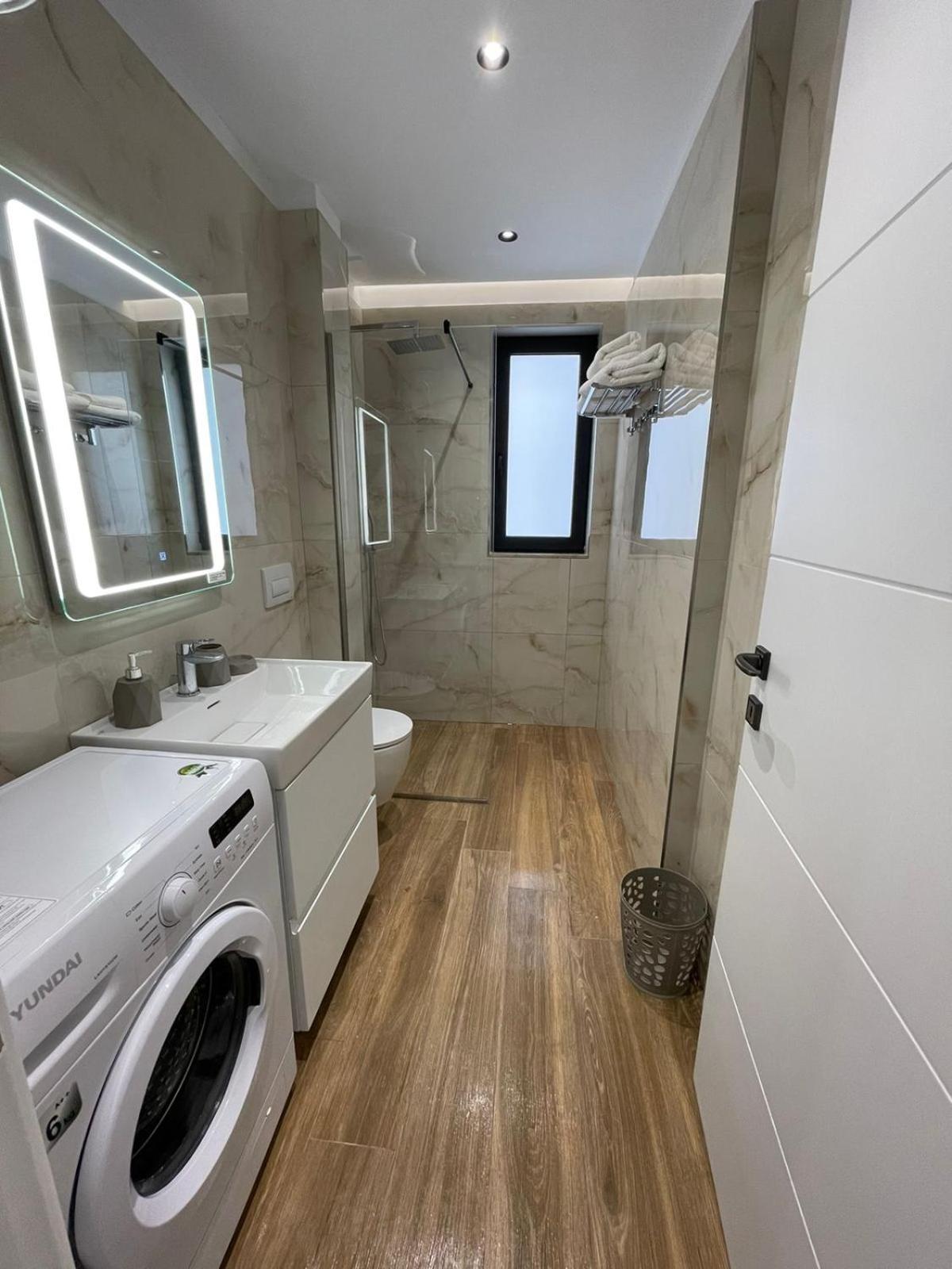 Remar Apartments Vlore Luaran gambar
